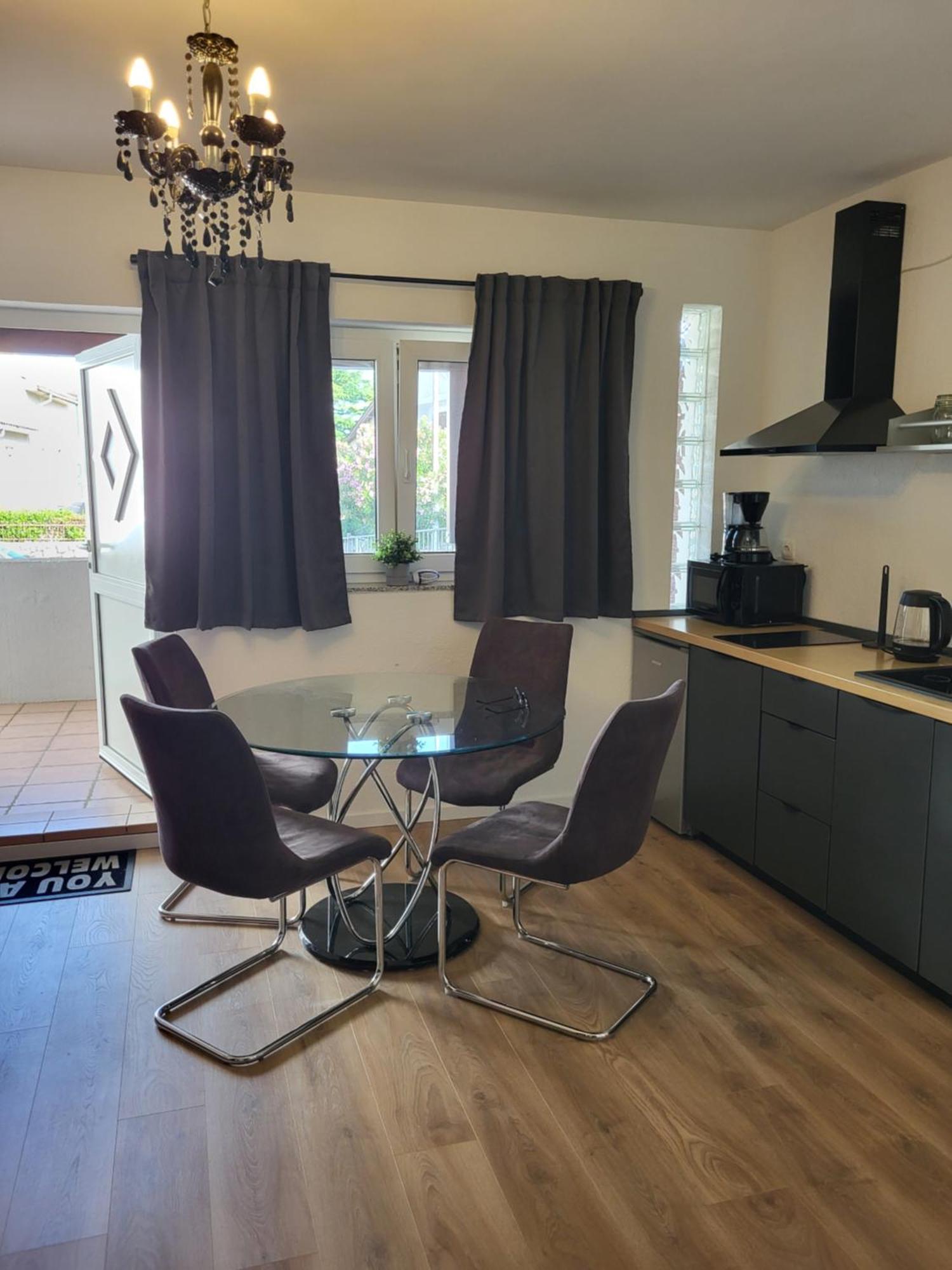 Apartments Vukovic セルツェ 部屋 写真